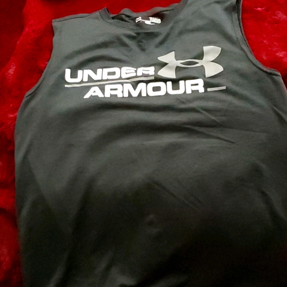🟢Under armour tank top